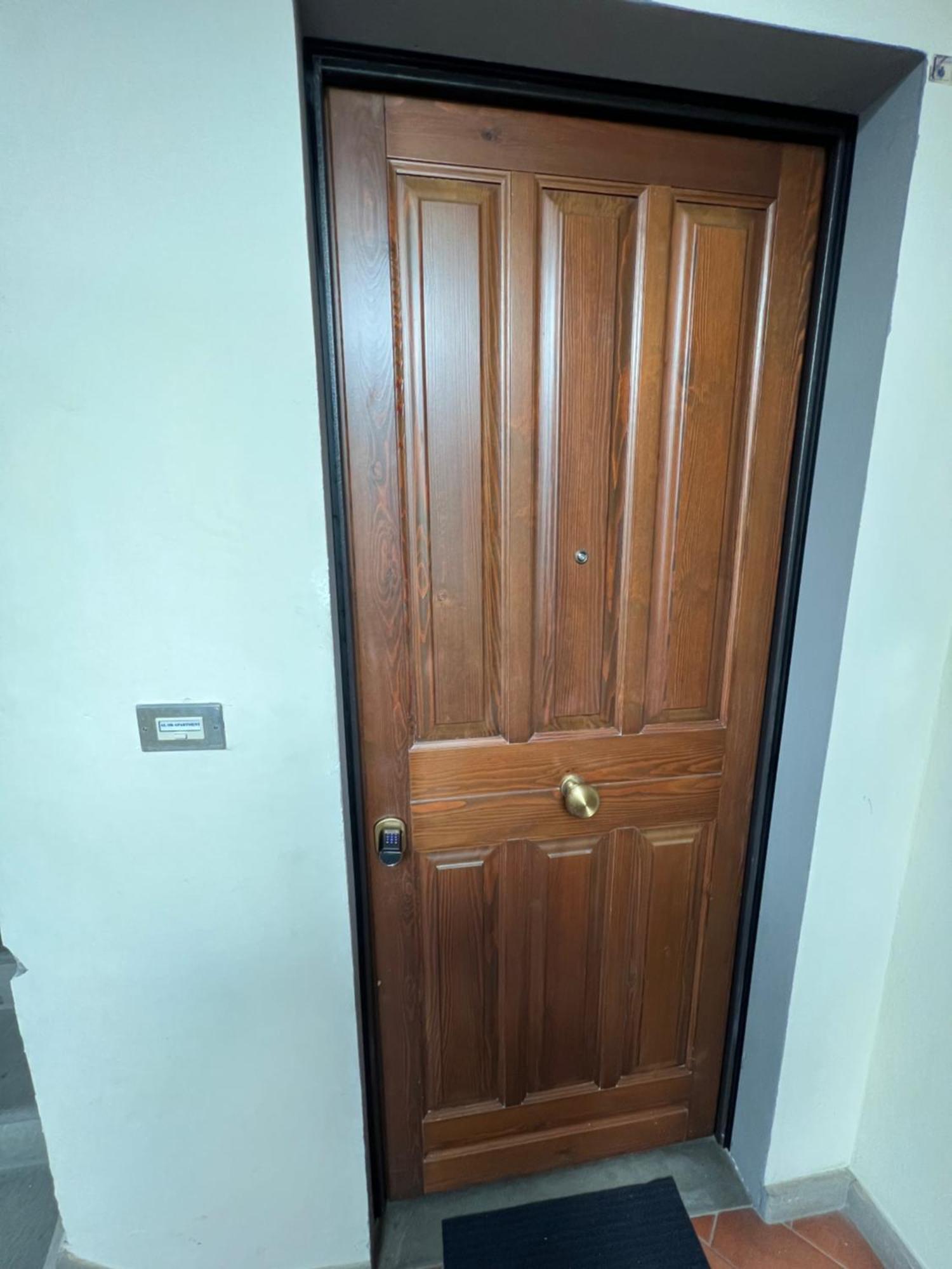 Al 106 Apartment Free Wi-Fi 5 Min Dalla Stazione Prato  Exterior photo
